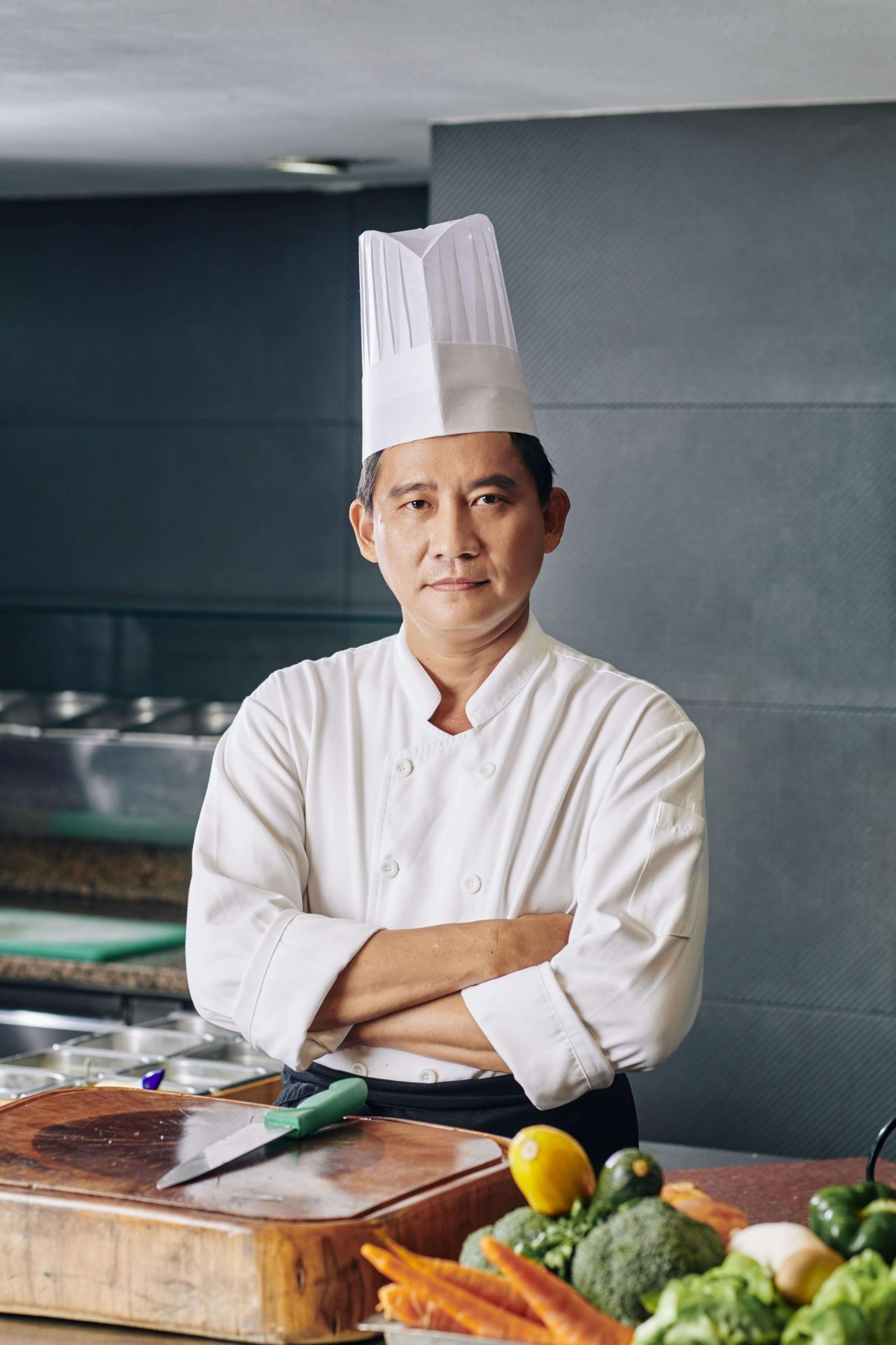 asian mature chef in the kitchen PXSH4U5 » friendscafe99.com